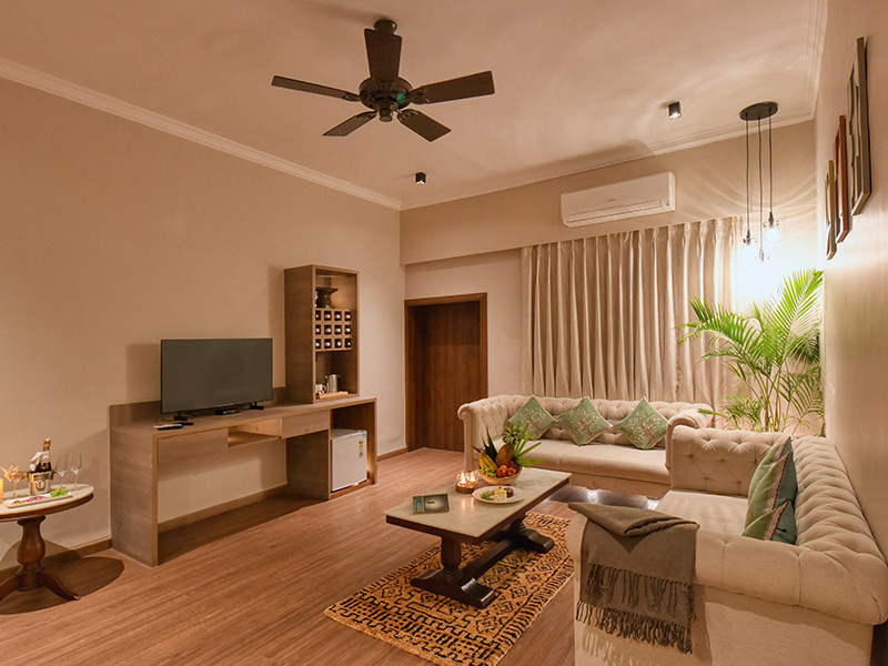 Suite room - Narwar Lakefront